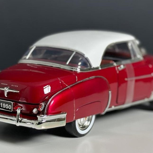 Die-cast Klasik Araba 1950 CHEVY BEL AİR 1/18