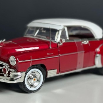 Die-cast Klasik Araba 1950 CHEVY BEL AİR 1/18