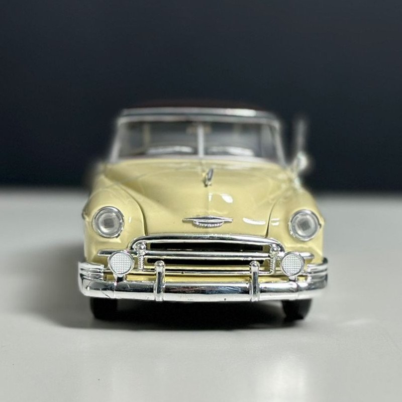 Motormax 1:24 1950 Chevy Bel Air Motormax 1:24 1950 Chevy Bel Air